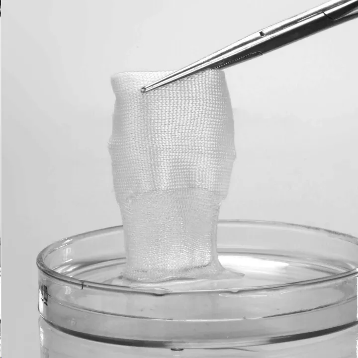 medical gauze . شاش الطبي